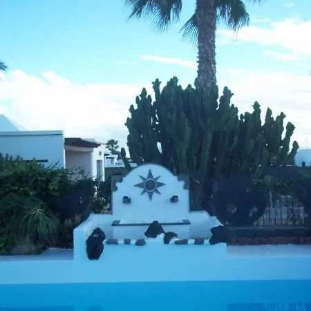 Playa Blanca Sleeps 6 Pool Wifi T691312 *