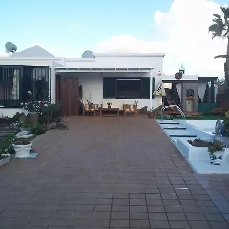Playa Blanca Sleeps 6 Pool Wifi T691312 Villa Playa Blanca (Lanzarote)